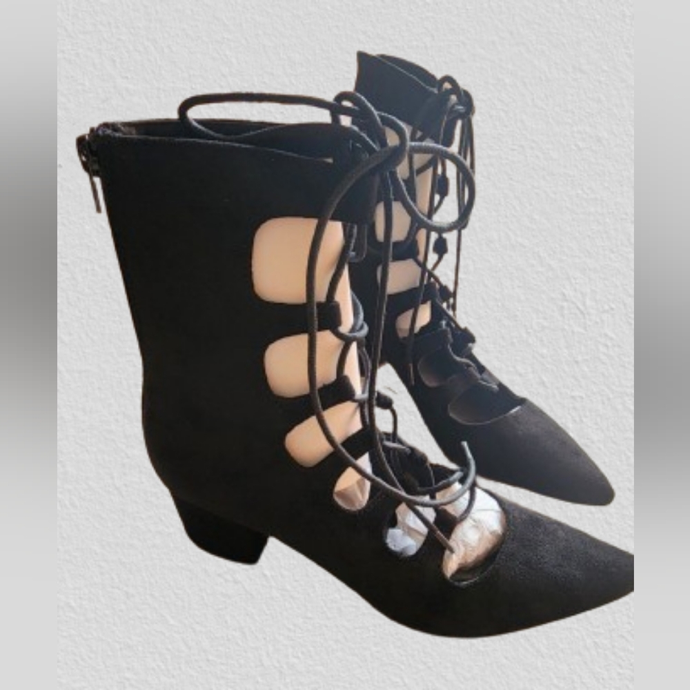 Coconuts by Matisse Lace-Up Boots